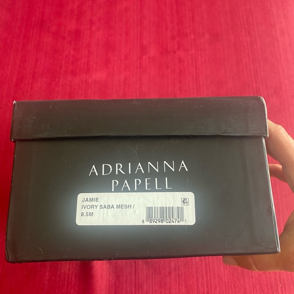 NEW IN BOX Adrianna Papell Ivory Saba Mesh Heel - Picture 2 of 10